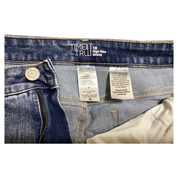 Time and True Women’s High Rise 5 Pockets Distressed Blue Skinny Jeans Size 18 - Picture 8 of 14